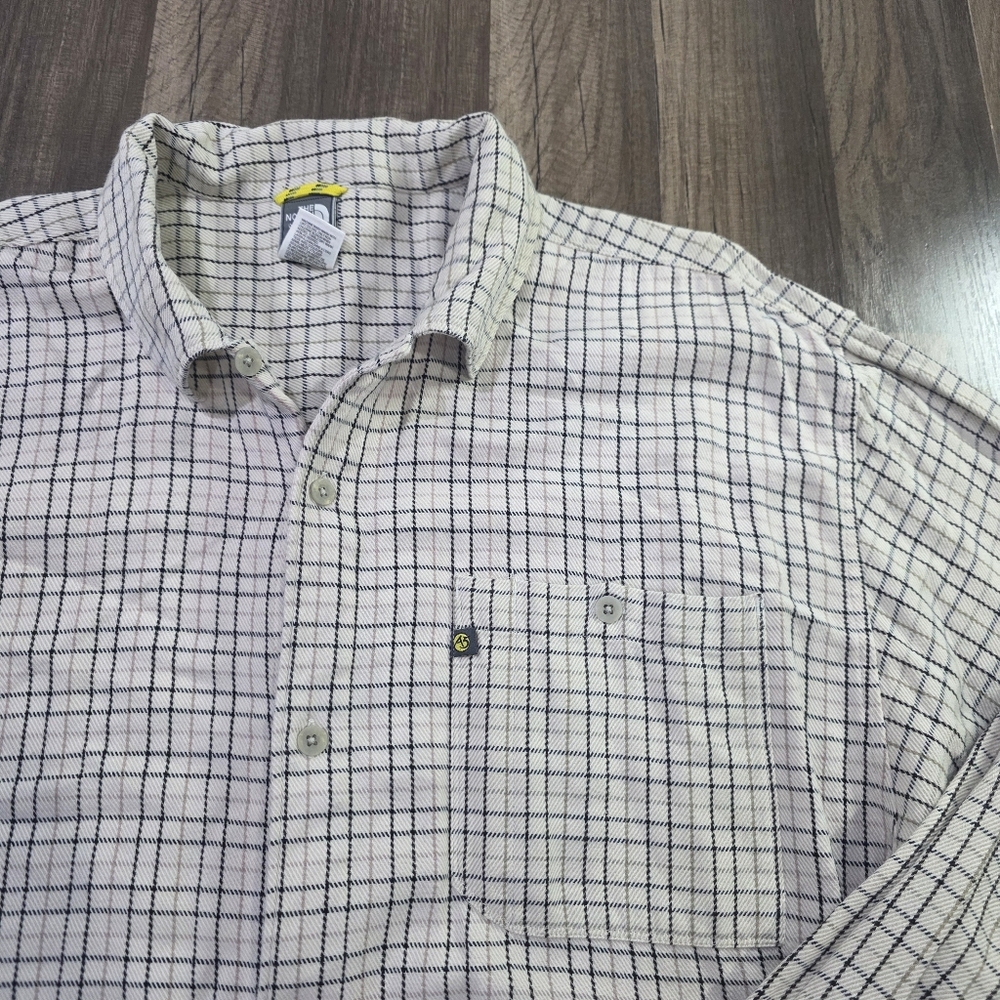 The North Face A5 Series 100% Cotton Checked Long Sleeve Button Up Shirt. XL